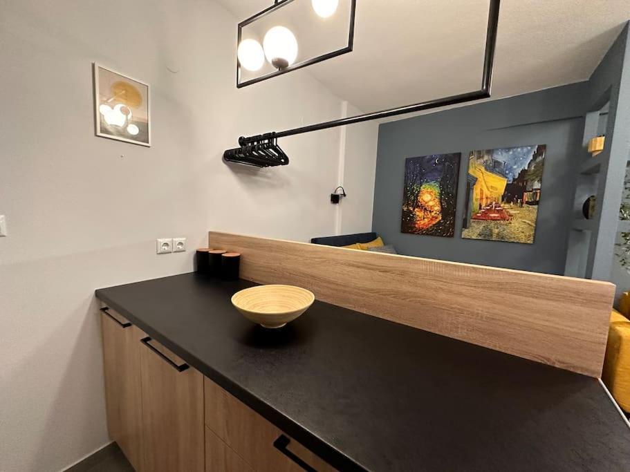 The Yellowblue Apartment, Downtown เทสซาโลนิกิ ภายนอก รูปภาพ