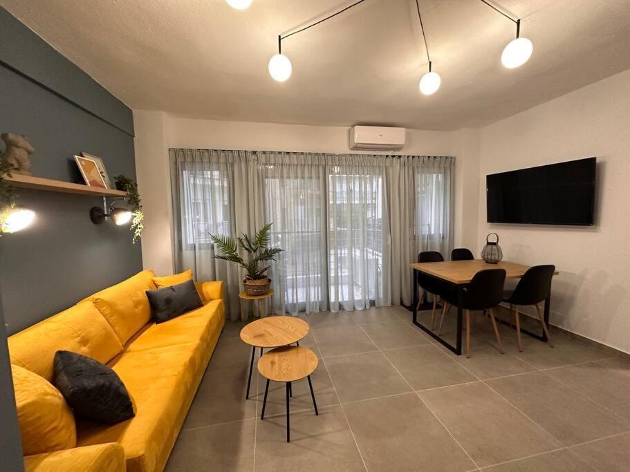 The Yellowblue Apartment, Downtown เทสซาโลนิกิ ภายนอก รูปภาพ
